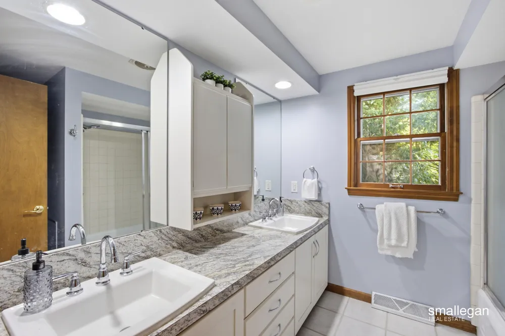4752 Bonnie Avenue SE Kentwood, MI 49508