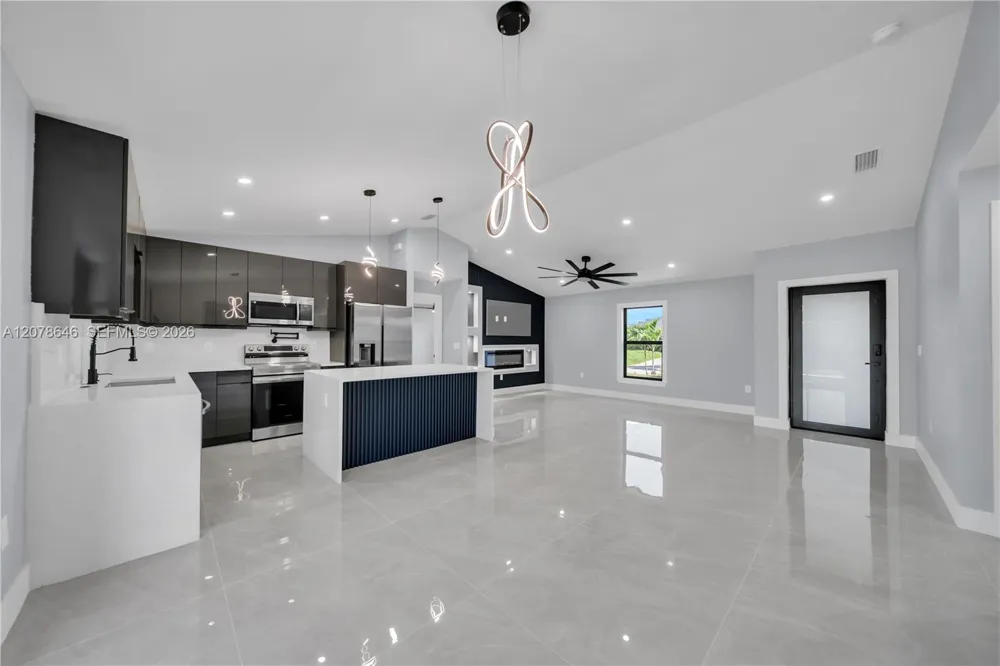 2021 NE 24th ter Cape Coral, FL 33909