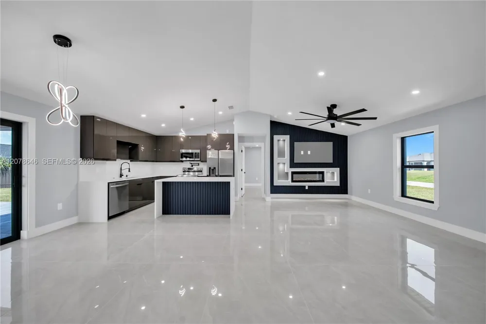 2021 NE 24th ter Cape Coral, FL 33909