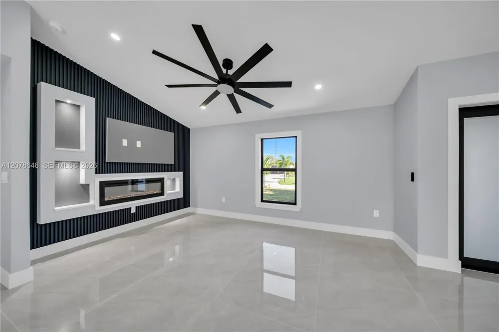 2021 NE 24th ter Cape Coral, FL 33909