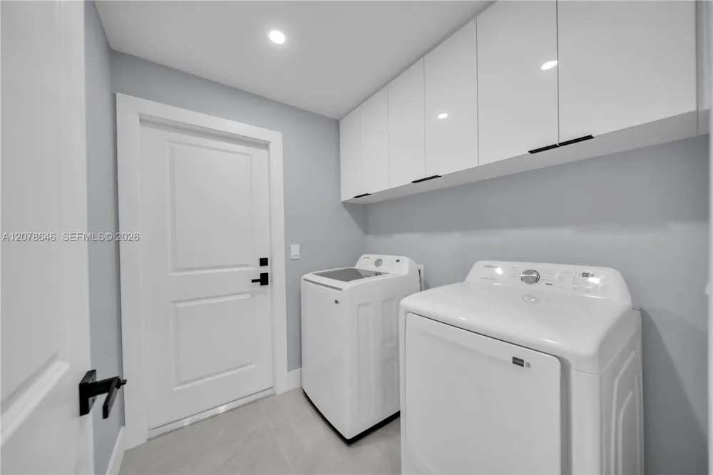 2021 NE 24th ter Cape Coral, FL 33909
