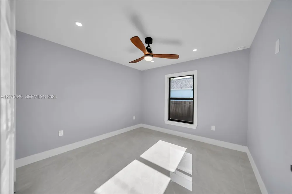 2021 NE 24th ter Cape Coral, FL 33909