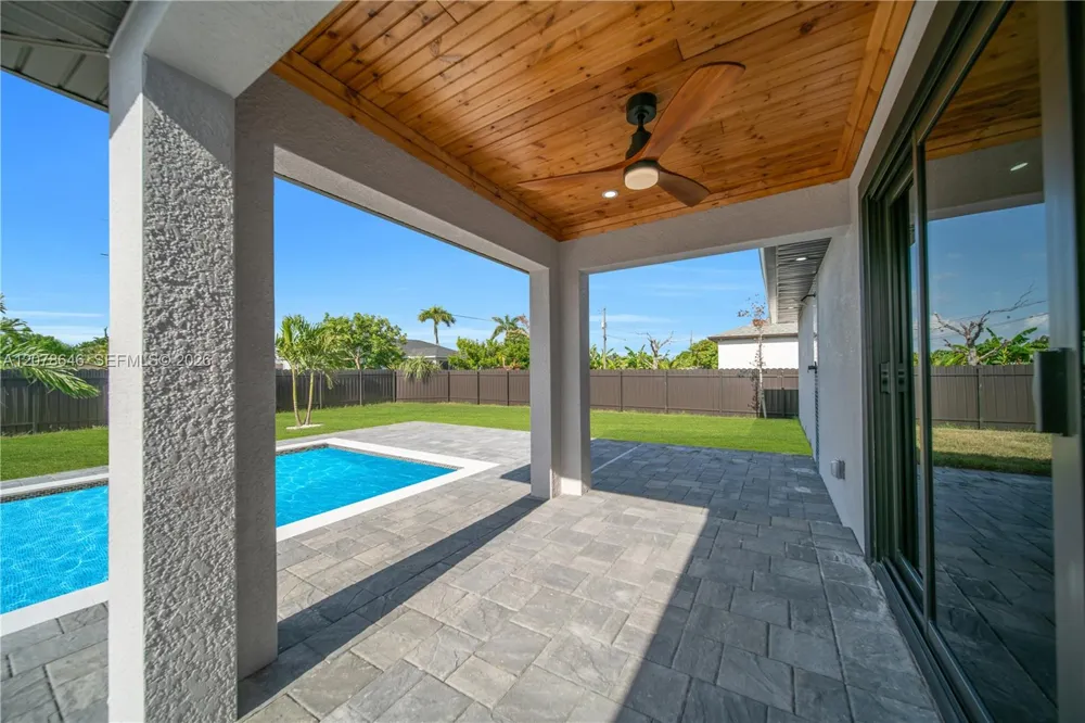 2021 NE 24th ter Cape Coral, FL 33909