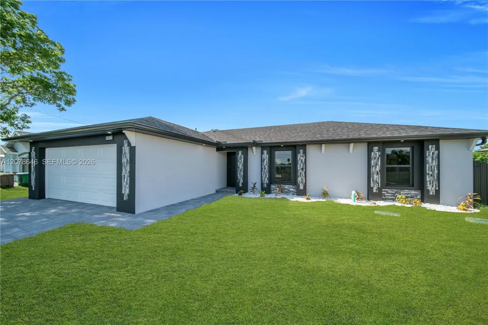 2021 NE 24th ter Cape Coral, FL 33909