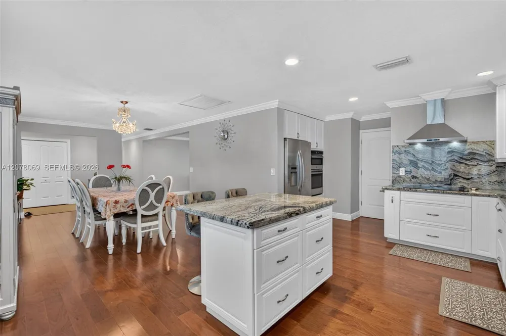 329 SE 3rd St #501T Hallandale Beach, FL 33009