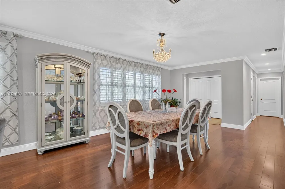 329 SE 3rd St #501T Hallandale Beach, FL 33009