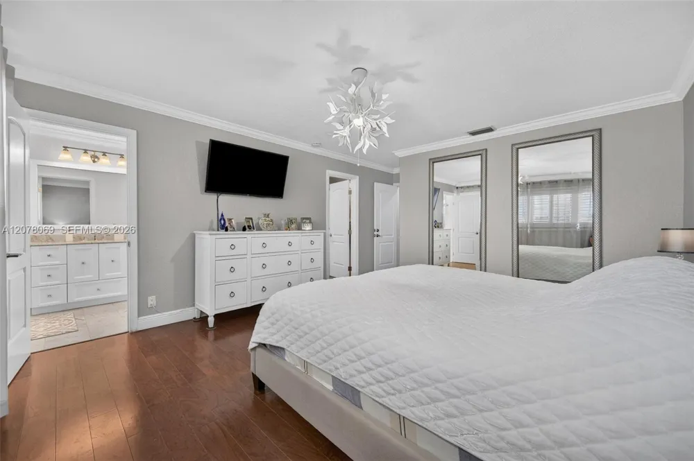 329 SE 3rd St #501T Hallandale Beach, FL 33009