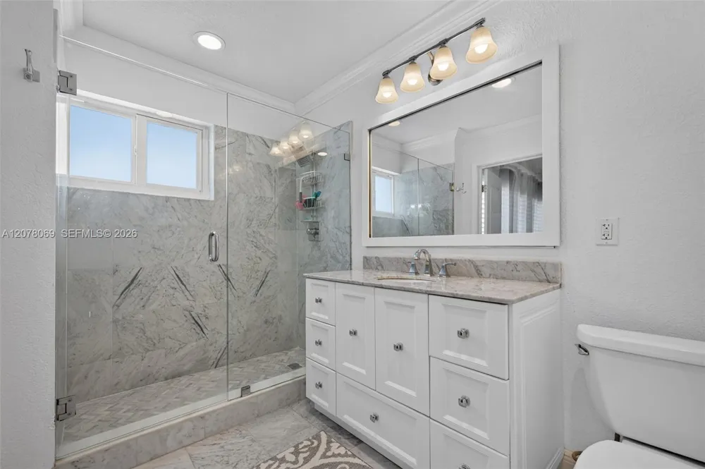 329 SE 3rd St #501T Hallandale Beach, FL 33009