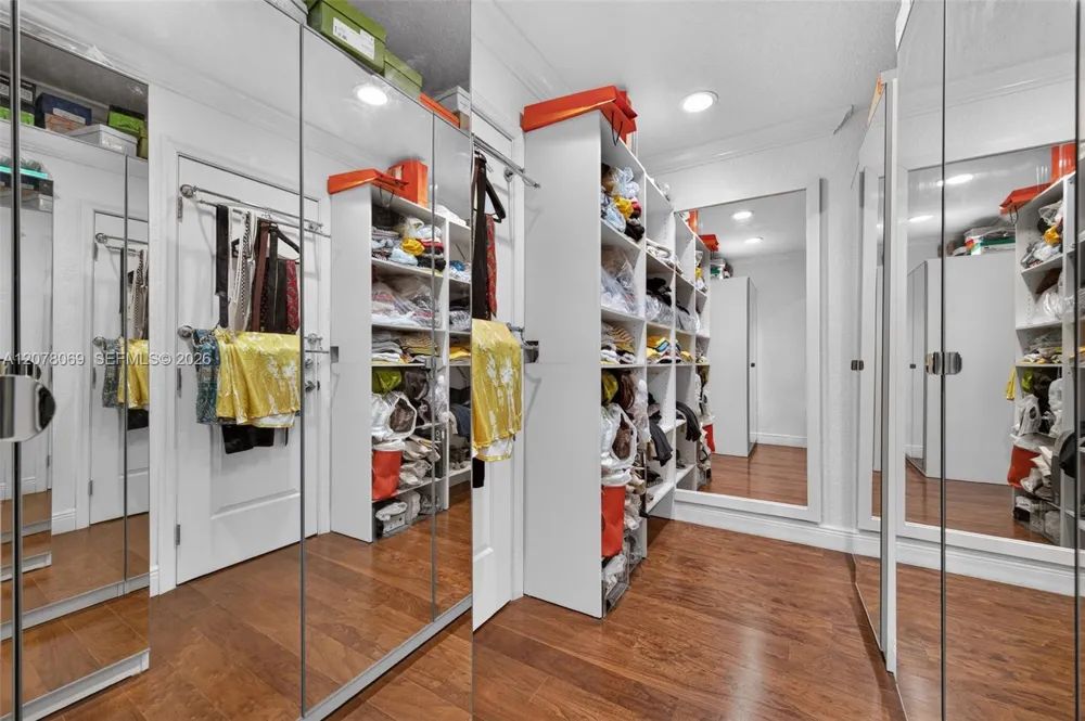 329 SE 3rd St #501T Hallandale Beach, FL 33009
