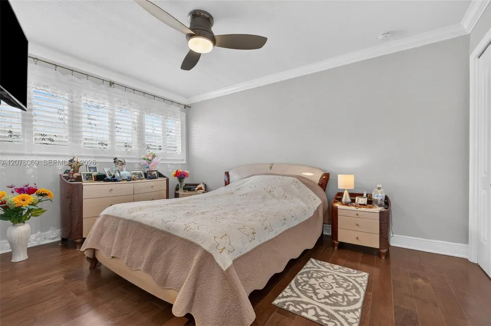 329 SE 3rd St #501T Hallandale Beach, FL 33009