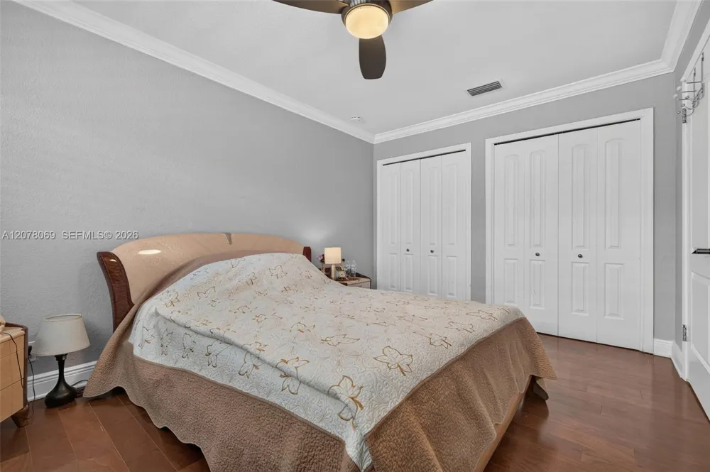329 SE 3rd St #501T Hallandale Beach, FL 33009