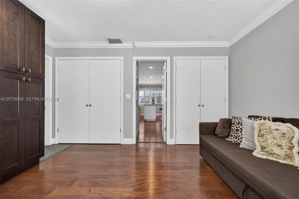 329 SE 3rd St #501T Hallandale Beach, FL 33009