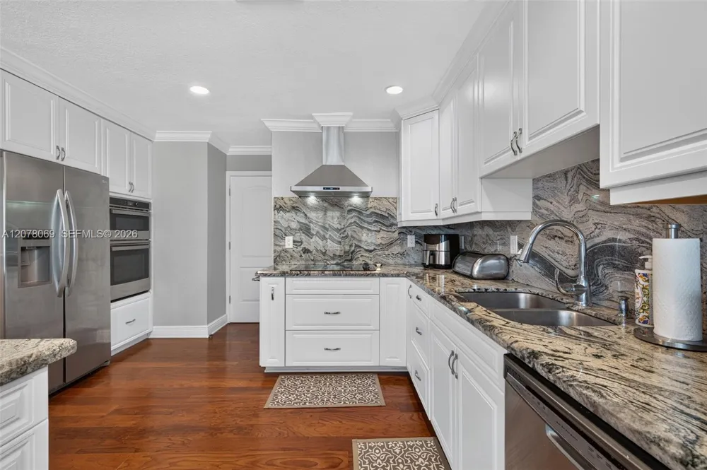 329 SE 3rd St #501T Hallandale Beach, FL 33009