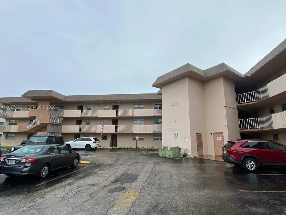 1200 Tallwood Ave #102 Hollywood, FL 33021