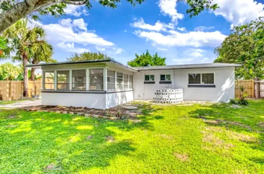 512 BAYBERRY DRIVE Lake Park, FL 33403