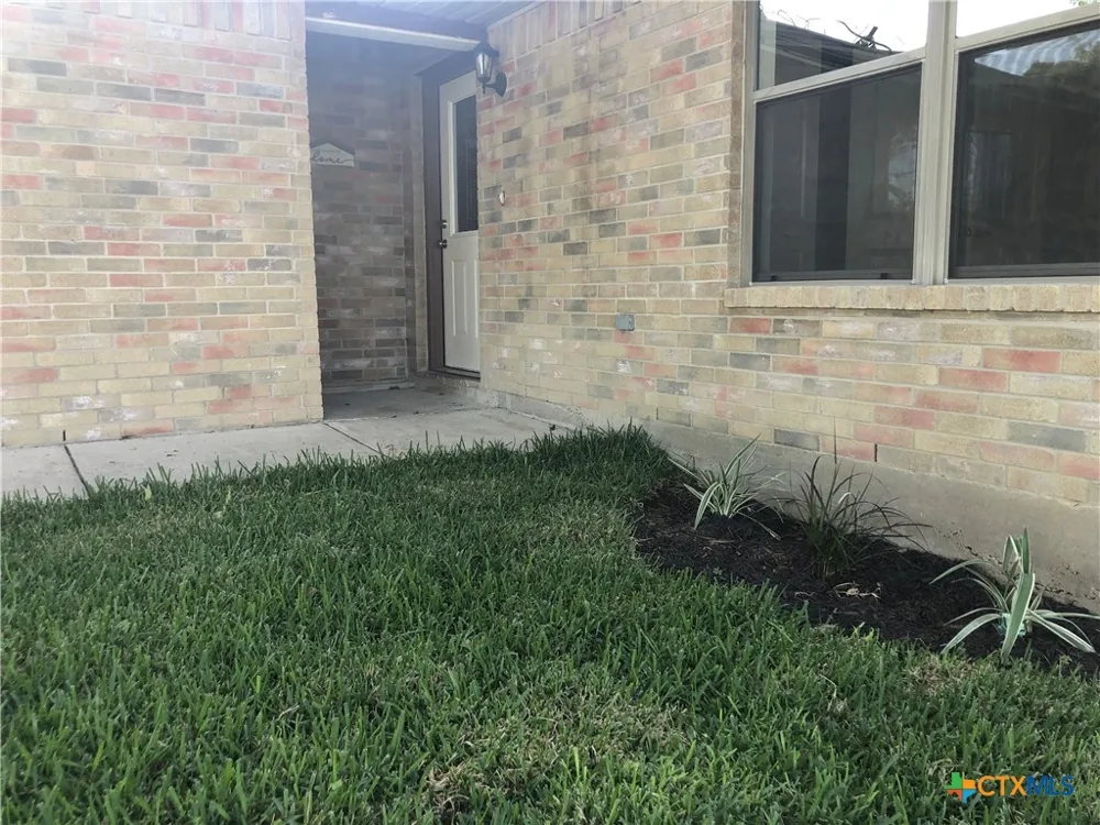 2744 Heynis New Braunfels, TX 78130