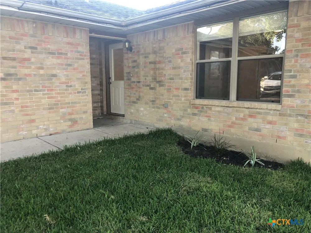 2744 Heynis New Braunfels, TX 78130