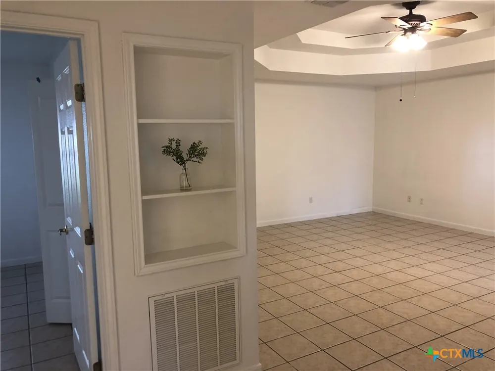 2744 Heynis New Braunfels, TX 78130