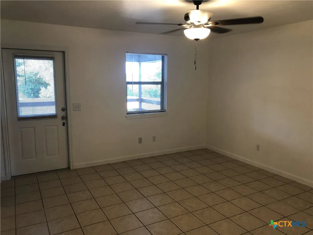 2744 Heynis New Braunfels, TX 78130