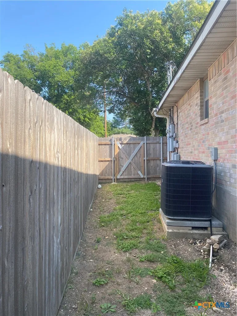 2744 Heynis New Braunfels, TX 78130
