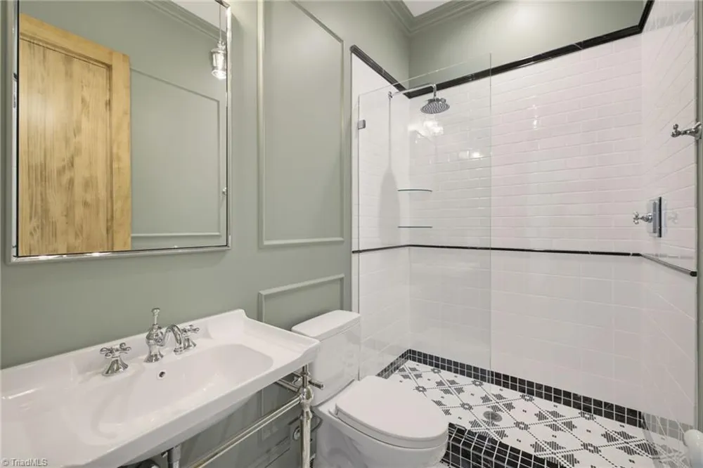 568 Bunker Hill Road Oak Ridge, NC 27310