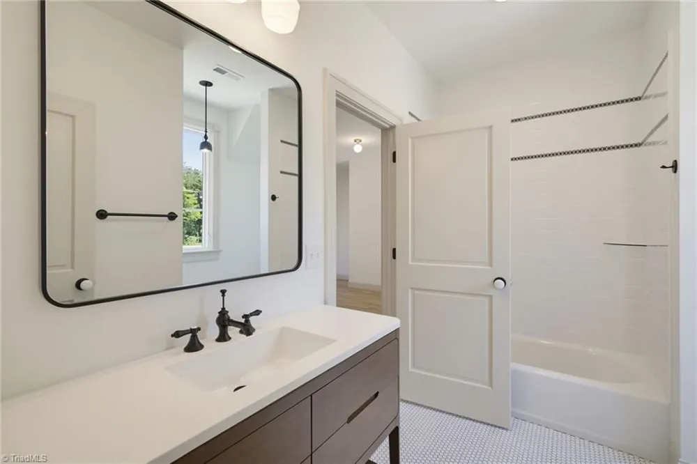 568 Bunker Hill Road Oak Ridge, NC 27310