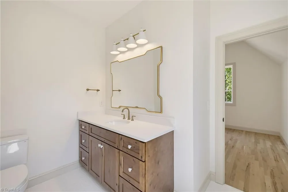 568 Bunker Hill Road Oak Ridge, NC 27310