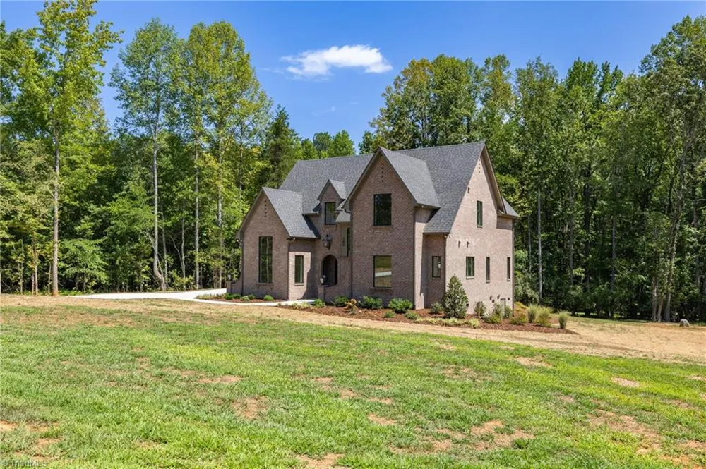 568 Bunker Hill Road Oak Ridge, NC 27310