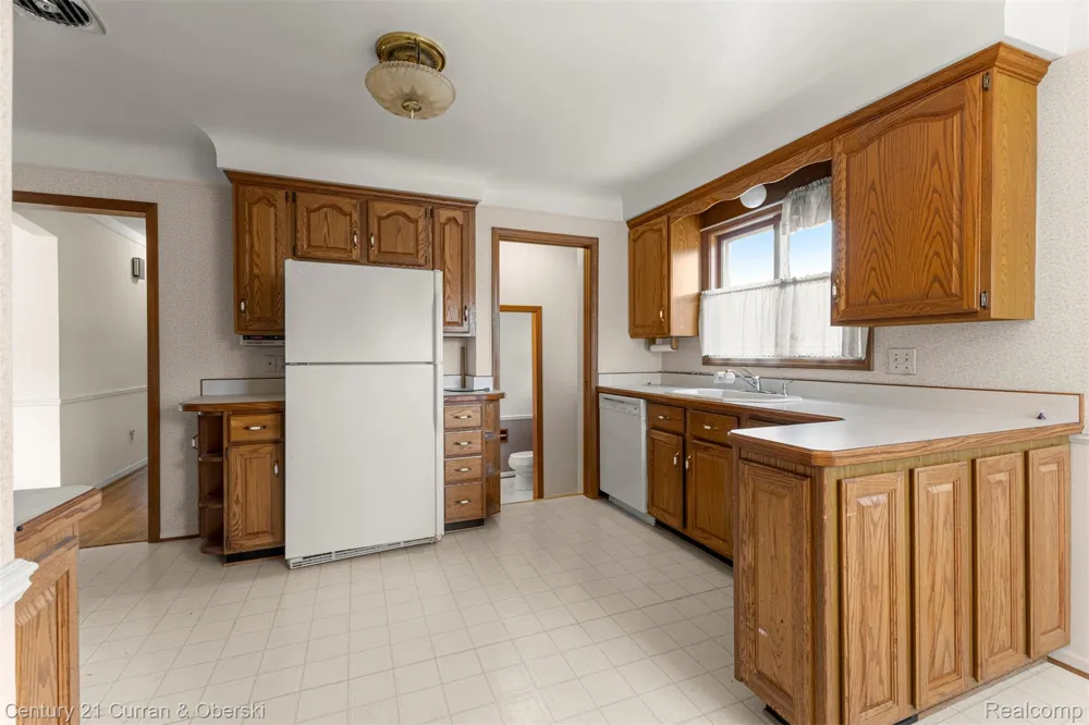 25542 W Warren Street Dearborn Heights City, MI 48127