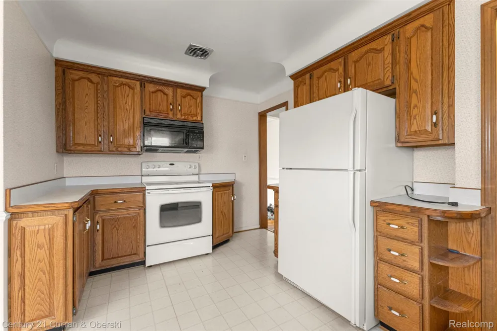 25542 W Warren Street Dearborn Heights City, MI 48127