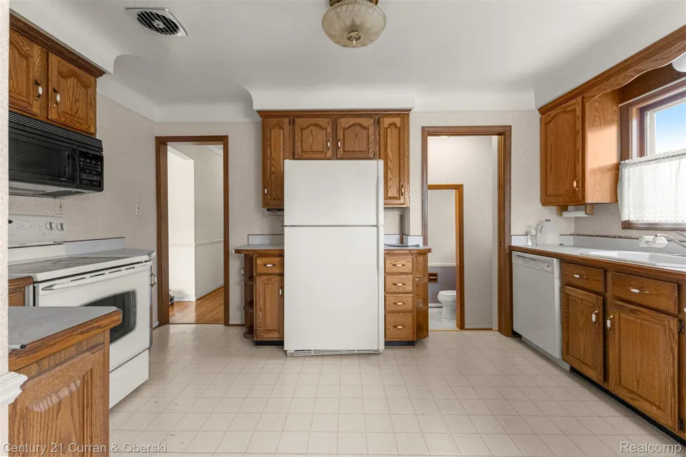 25542 W Warren Street Dearborn Heights City, MI 48127