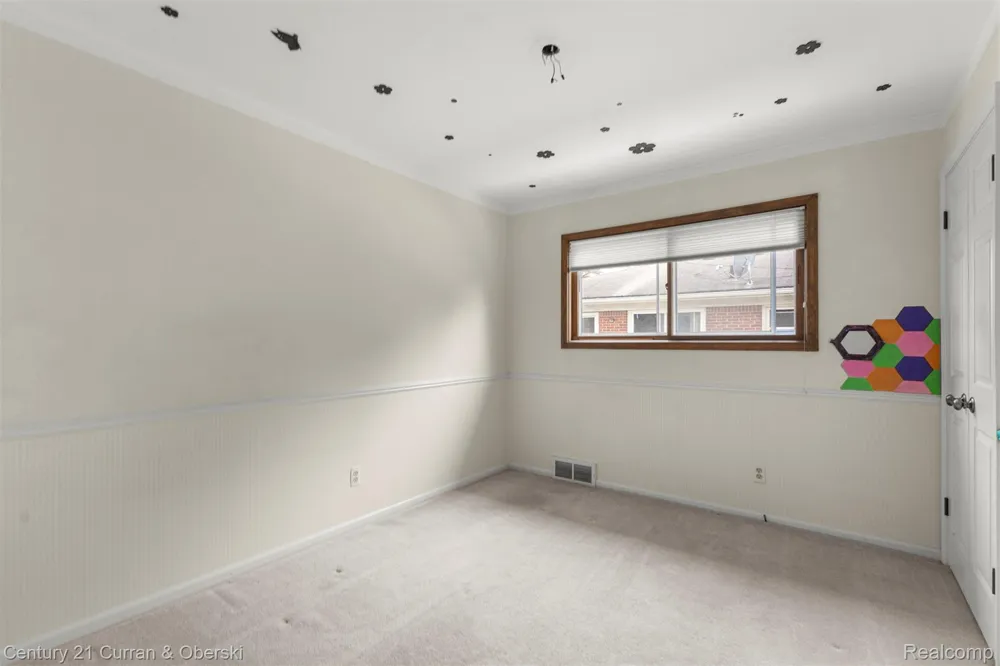 25542 W Warren Street Dearborn Heights City, MI 48127