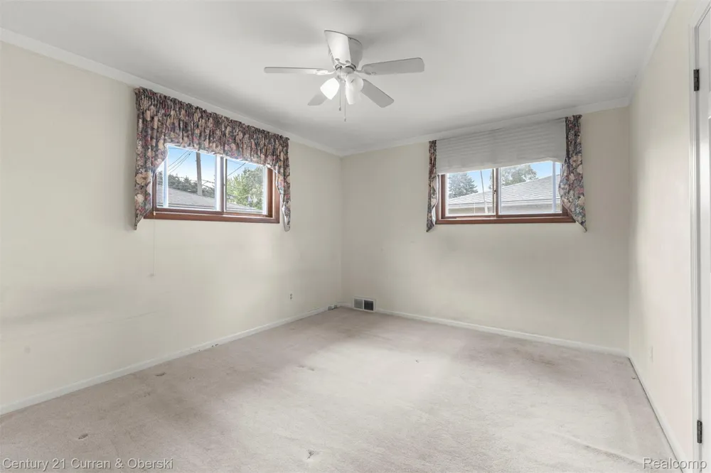 25542 W Warren Street Dearborn Heights City, MI 48127