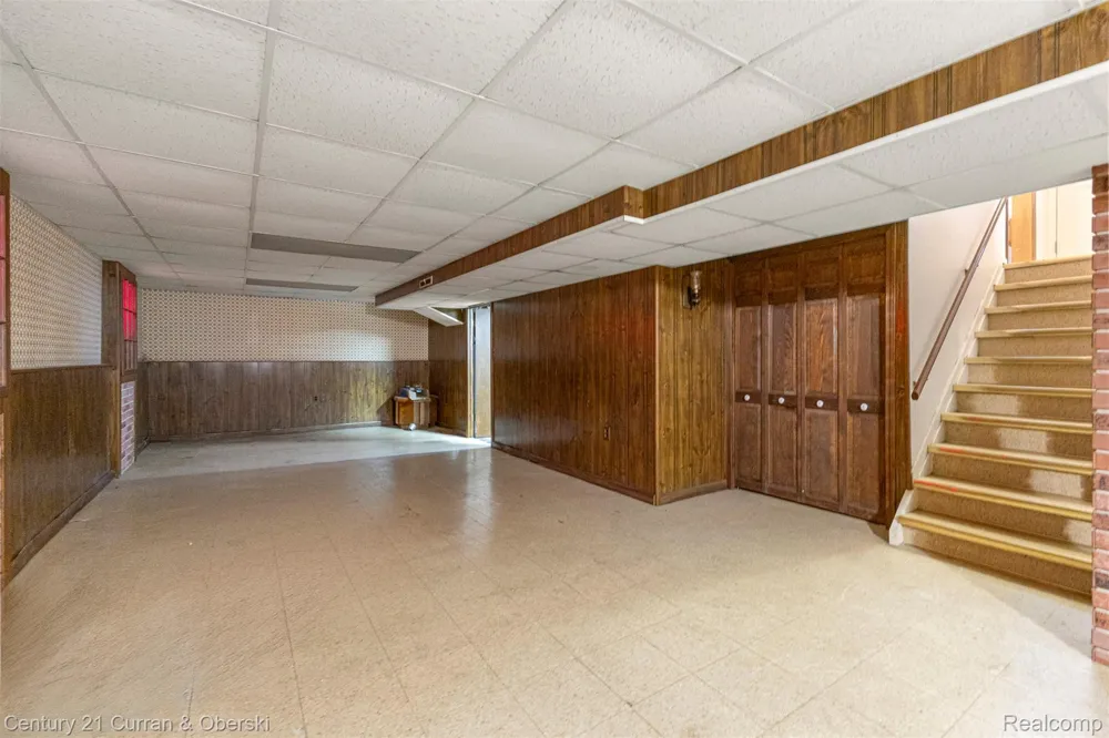25542 W Warren Street Dearborn Heights City, MI 48127