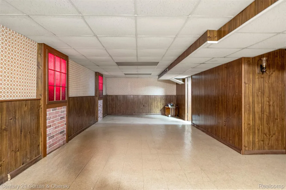 25542 W Warren Street Dearborn Heights City, MI 48127