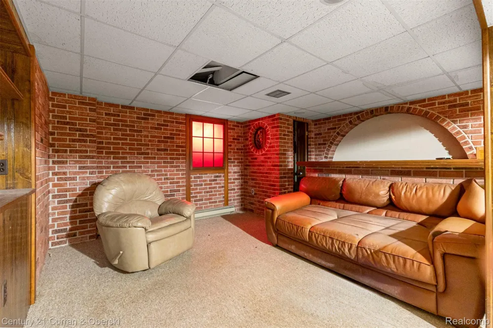 25542 W Warren Street Dearborn Heights City, MI 48127