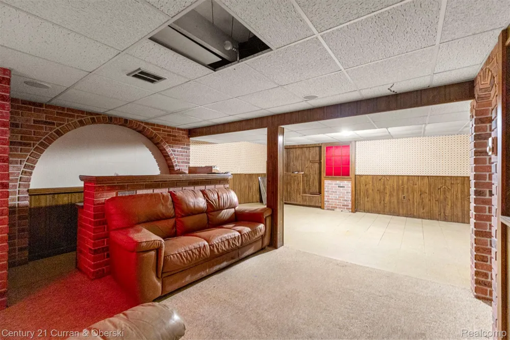 25542 W Warren Street Dearborn Heights City, MI 48127