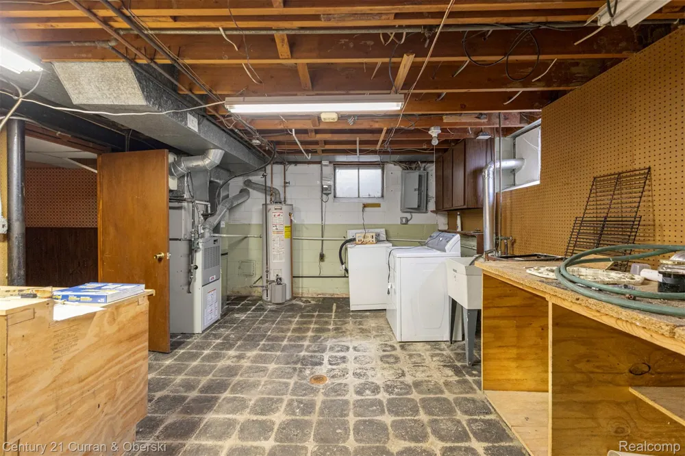 25542 W Warren Street Dearborn Heights City, MI 48127