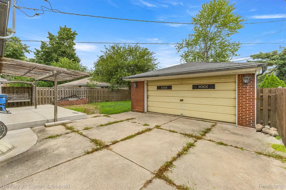 25542 W Warren Street Dearborn Heights City, MI 48127