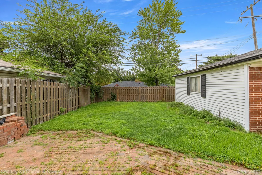 25542 W Warren Street Dearborn Heights City, MI 48127