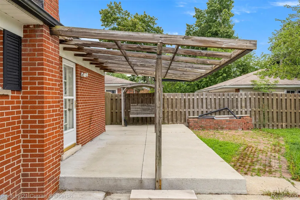 25542 W Warren Street Dearborn Heights City, MI 48127