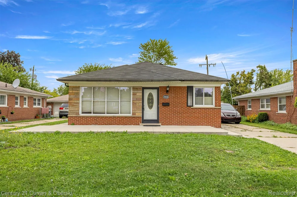 25542 W Warren Street Dearborn Heights City, MI 48127