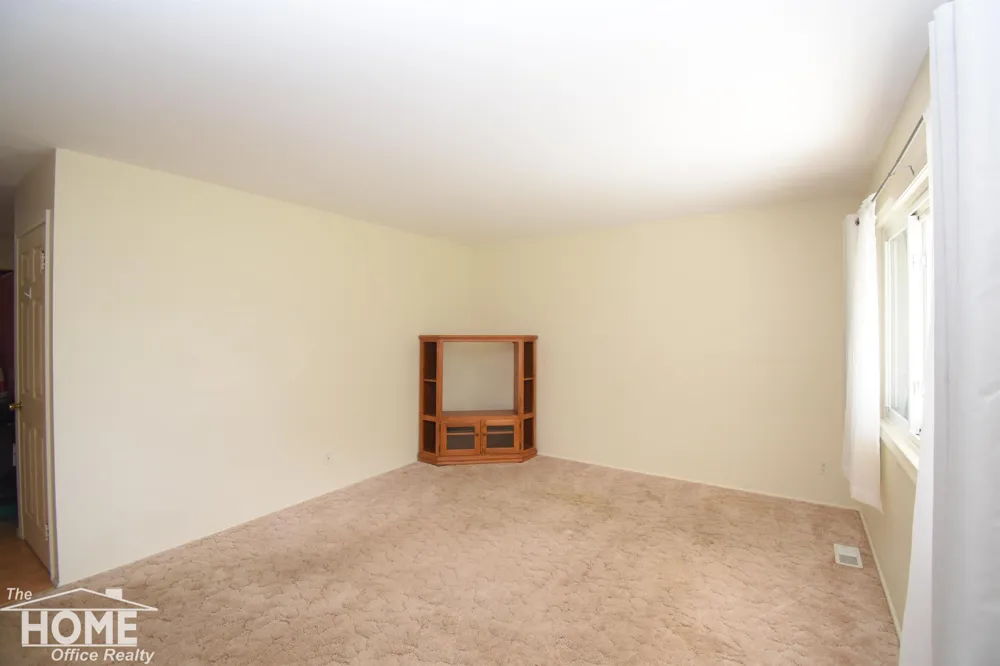 2711 E Hibbard Road Caledonia Charter Township, MI 48817