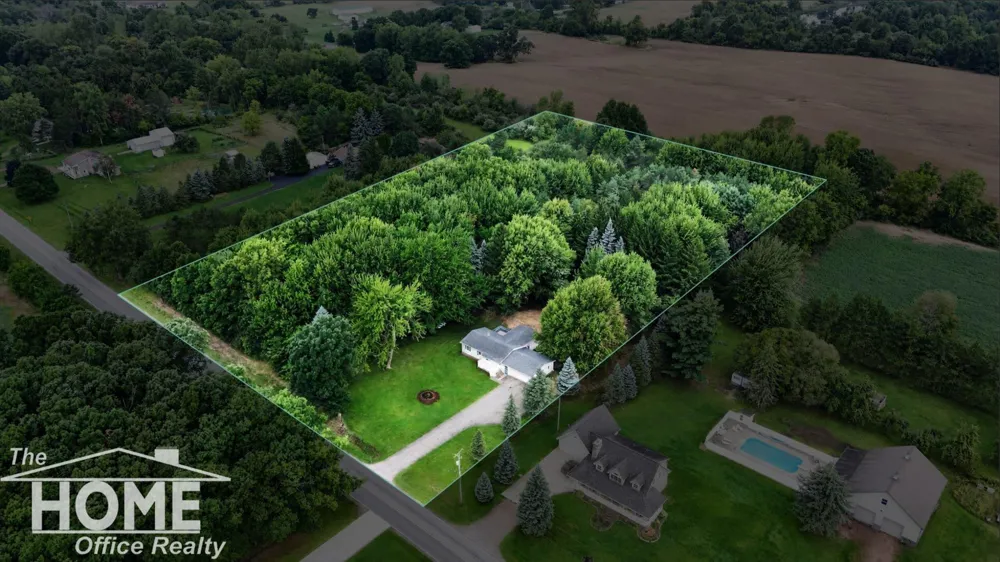 2711 E Hibbard Road Caledonia Charter Township, MI 48817