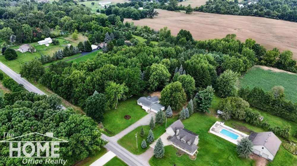 2711 E Hibbard Road Caledonia Charter Township, MI 48817