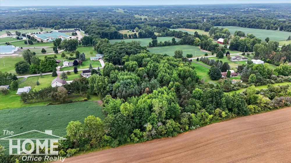2711 E Hibbard Road Caledonia Charter Township, MI 48817