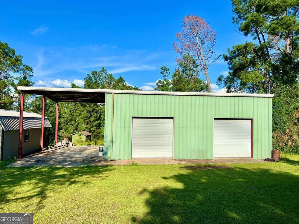 82 Cook RD Hazlehurst, GA 31539