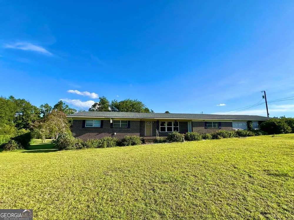 82 Cook RD Hazlehurst, GA 31539
