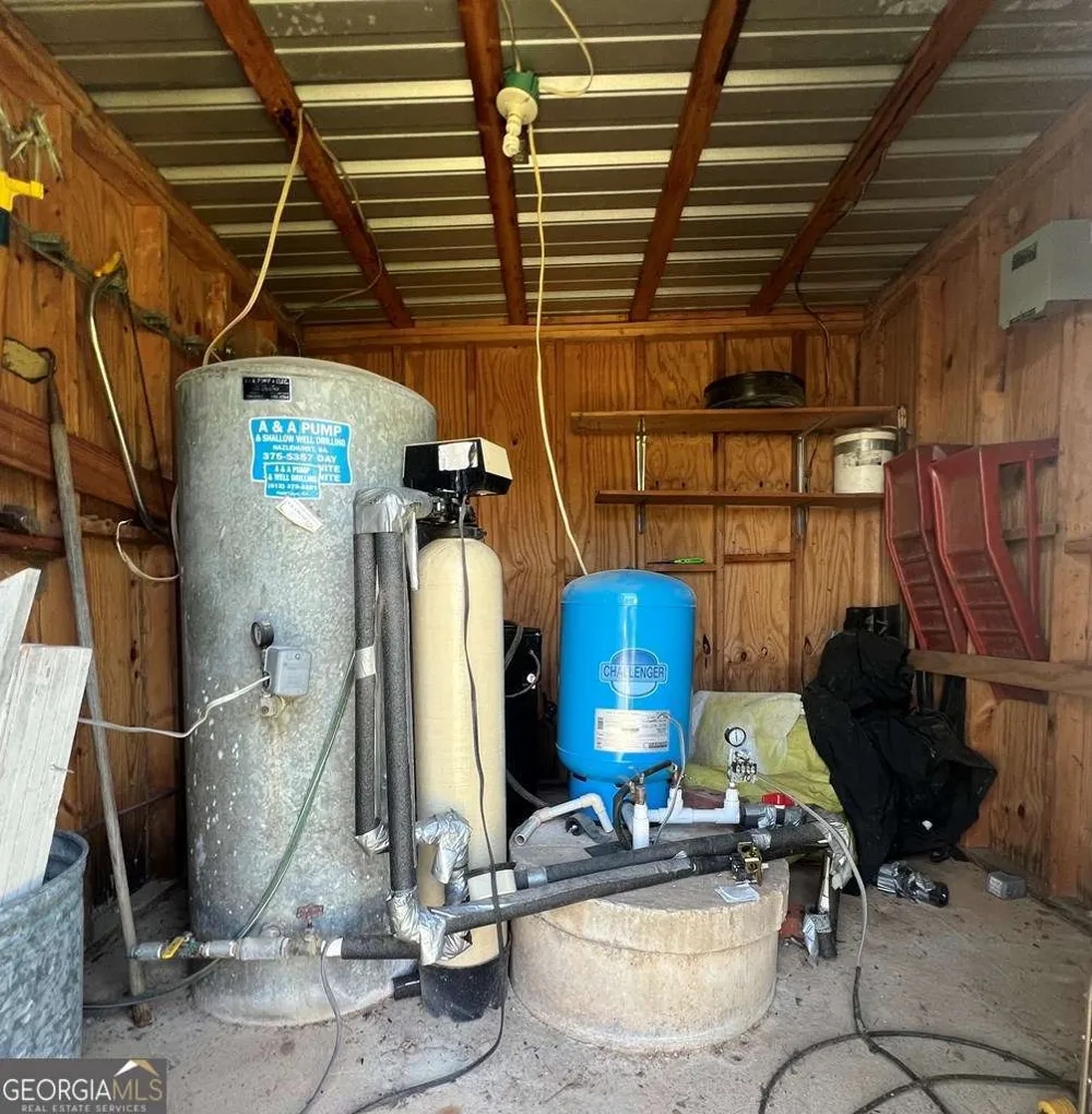 82 Cook RD Hazlehurst, GA 31539