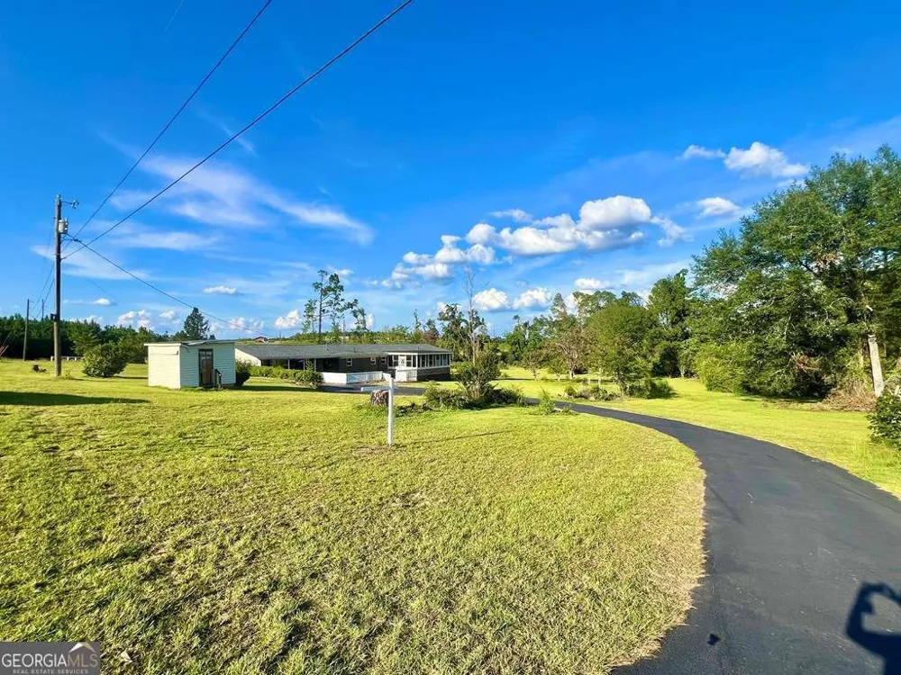 82 Cook RD Hazlehurst, GA 31539